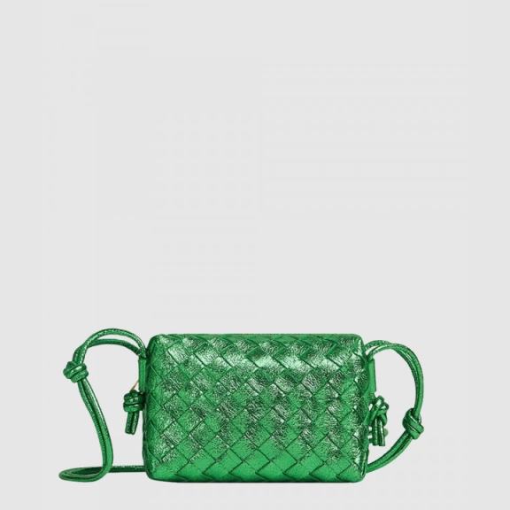 Intrecciato Shoulder Bag 666683