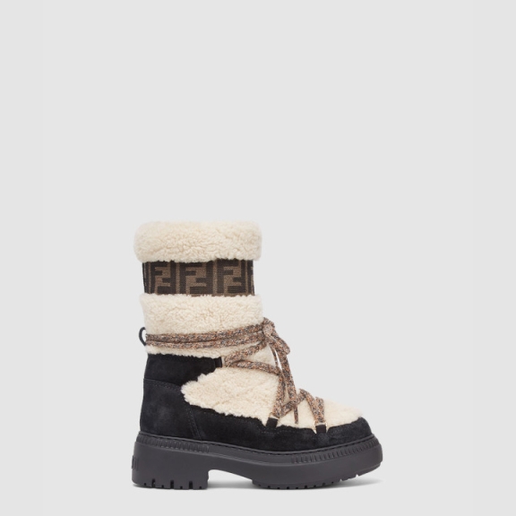 Fendi Suede Boots 8T8591