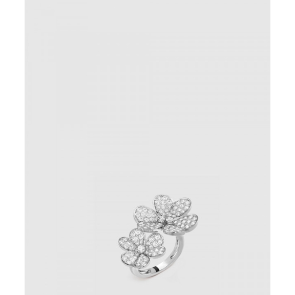 Free Ball Between the Fingers Ring 67500