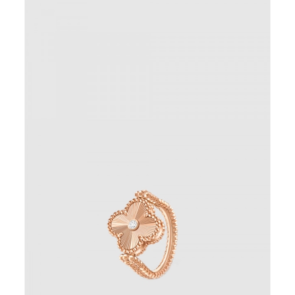 Vintage Alhambra Ring 7U500